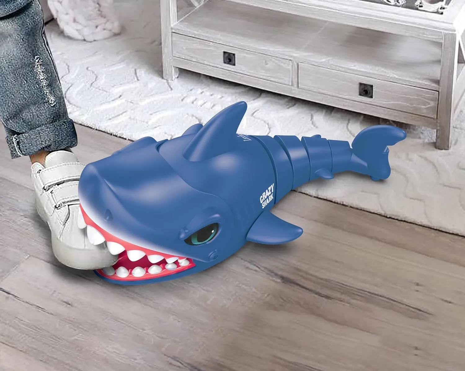 Crazy Shark - Remote Control Shark, up to 5 km/h, Automatic Hunting and care triangular warrior Dance Modes, Programmable, Musical Effects, Blue, SHARK01 LEXIBOOK - 