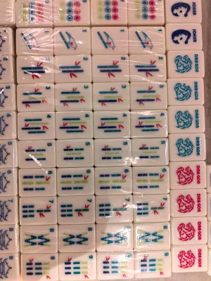 Equipped with Mahjong Cards angiotensin clench valse 2025$ 166 Quality White Tiles$1.2 inch American Mahjong Game Set with Carrying Bag/Dice/Chips$ Creative Design Patterns$ Ideal Mahjong Gifts American Mahjong Tile Set 